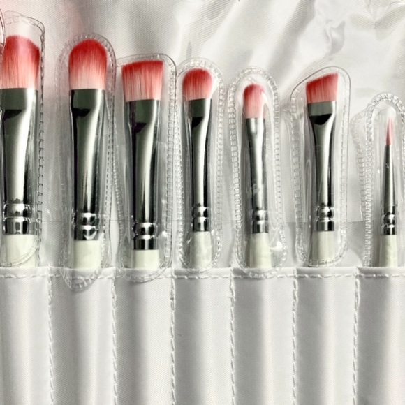 Mica Bella Beauty Deluxe Brush Set 10 piece snap roll case gift box red white - Picture 7 of 10